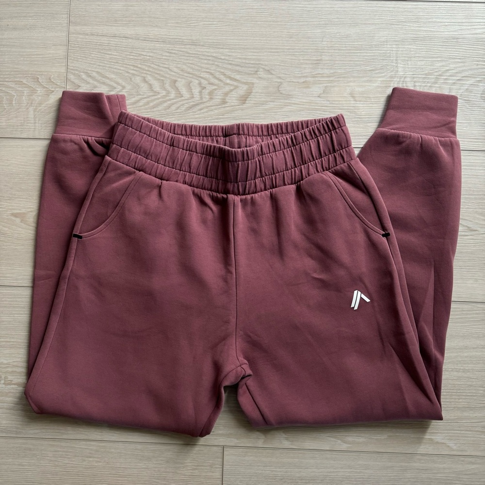 Alphalete Muave Sweats MEDIUM